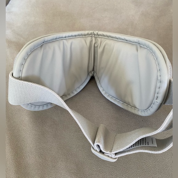 Aura Migraine Relief Mask. Like-New Condition. - Picture 7 of 8